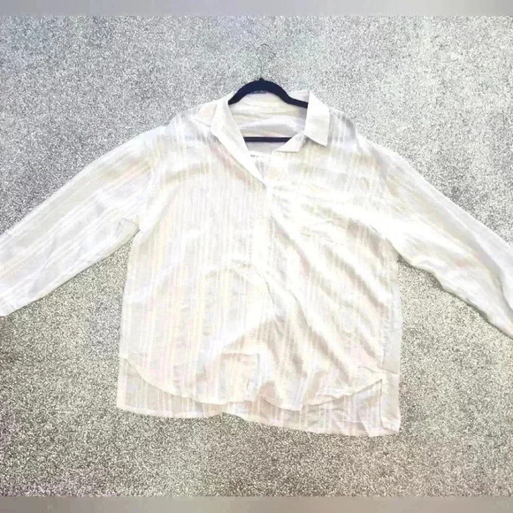 Womens long sleeve  light weight white button down blouse - Picture 1 of 4